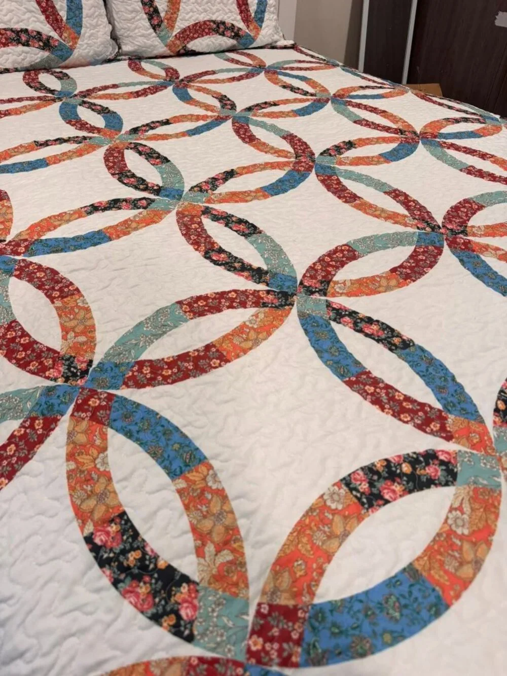 Vintage Reversible Queen Quilt Set Double Wedding Ring Floral White Patchwork